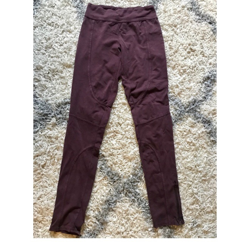 Maroon moto leggings !